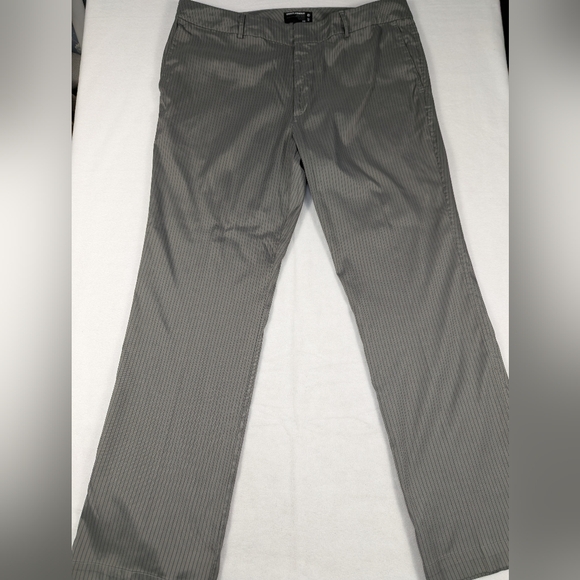 Under Armour Men's Lightweight Golf Pants Gray Pinstripe Size 40 - Picture 2 of 7